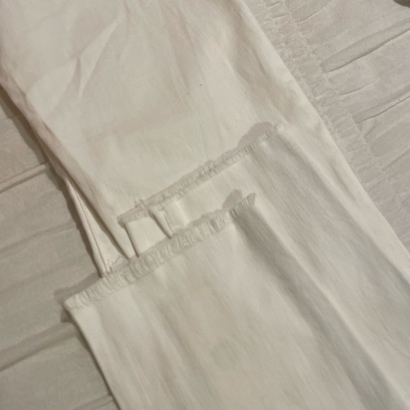 AG ‘The Stevie Petite Cuff’ White Jeans - Picture 3 of 8